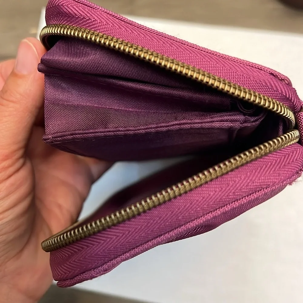 TRAVELON PURPLE ZIP AROUND WALLET RFID